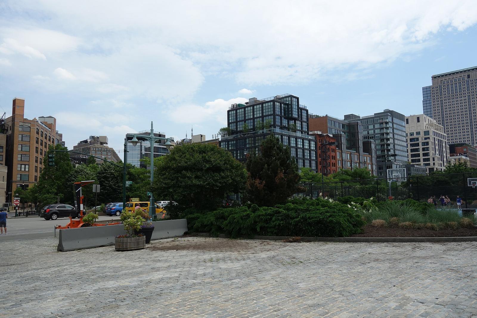 Hudson River Park td (2018 06 09) 21 Spring Street, Canal Street