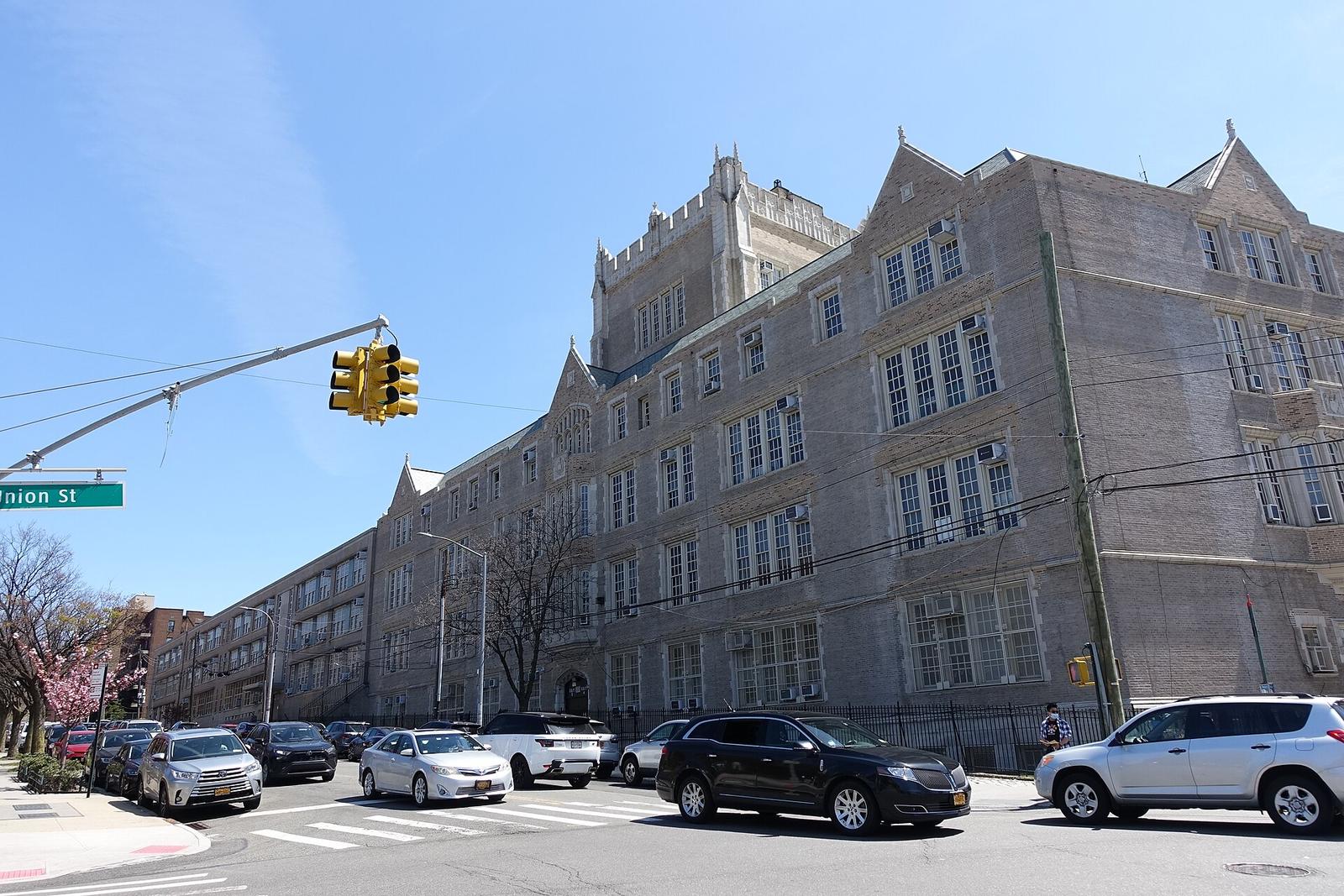 Flushing High School td (2022 04 22) 16